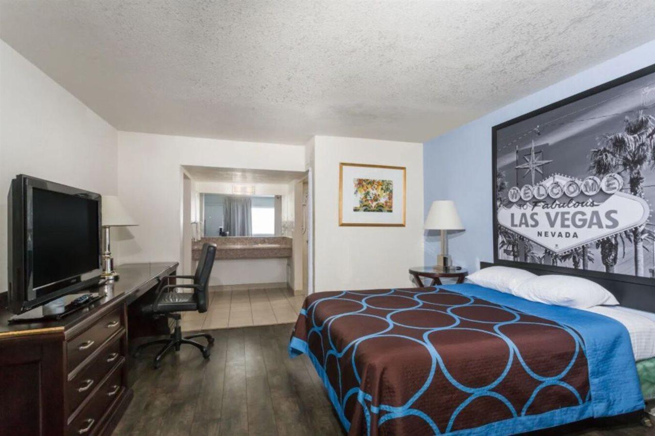 Super 8 By Wyndham Las Vegas North Strip/Fremont St. Area Экстерьер фото