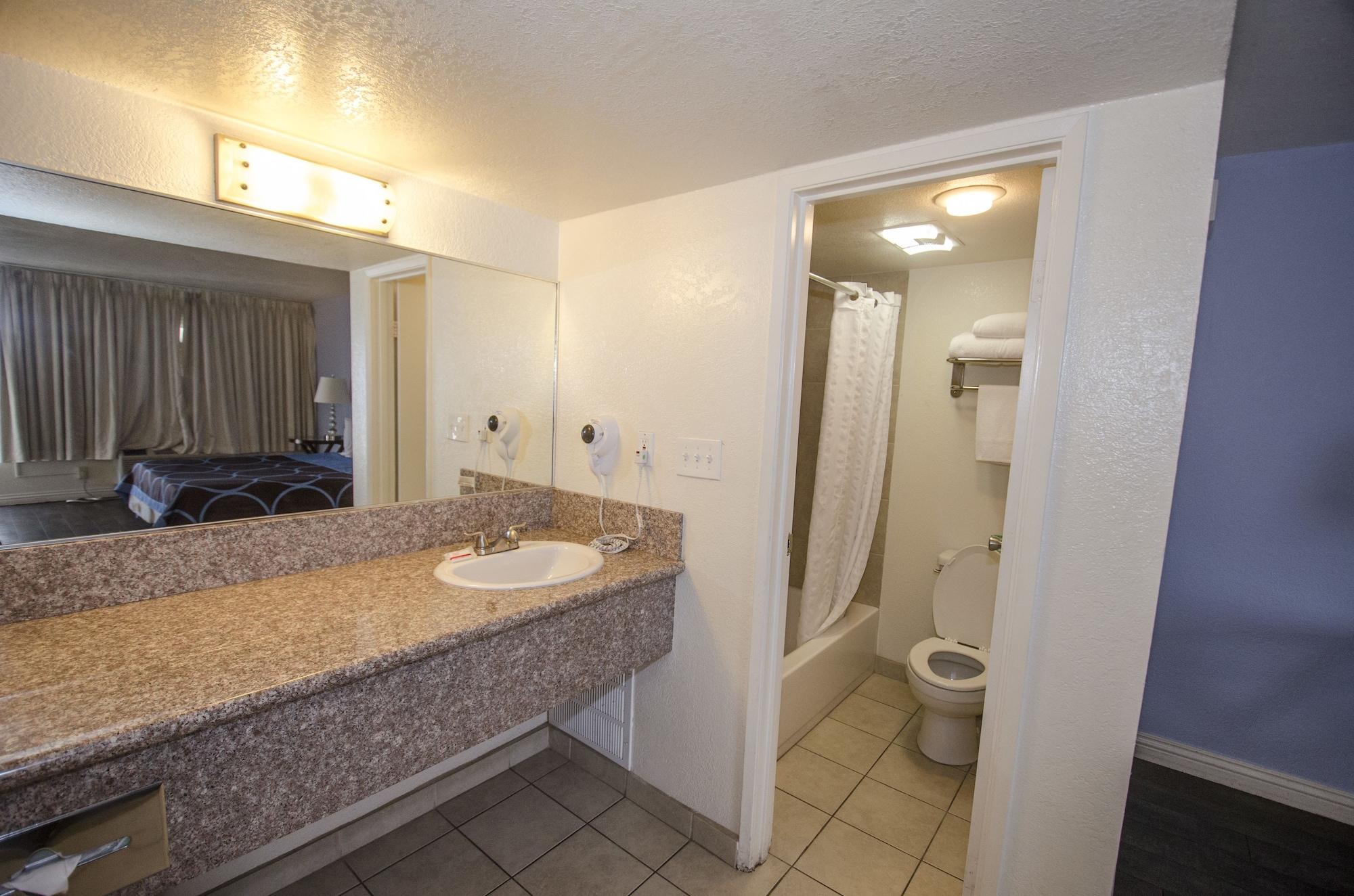 Super 8 By Wyndham Las Vegas North Strip/Fremont St. Area Экстерьер фото