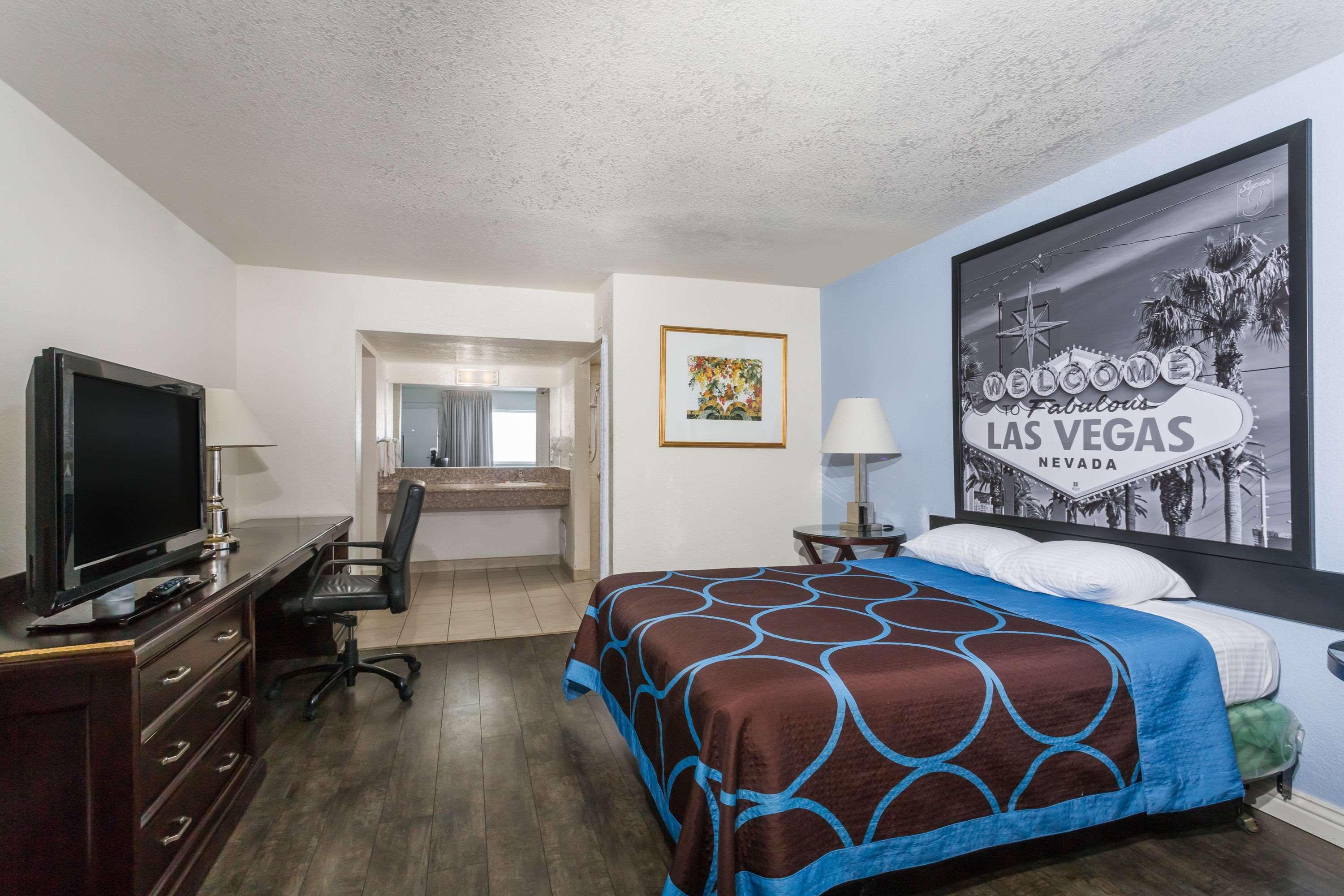 Super 8 By Wyndham Las Vegas North Strip/Fremont St. Area Экстерьер фото