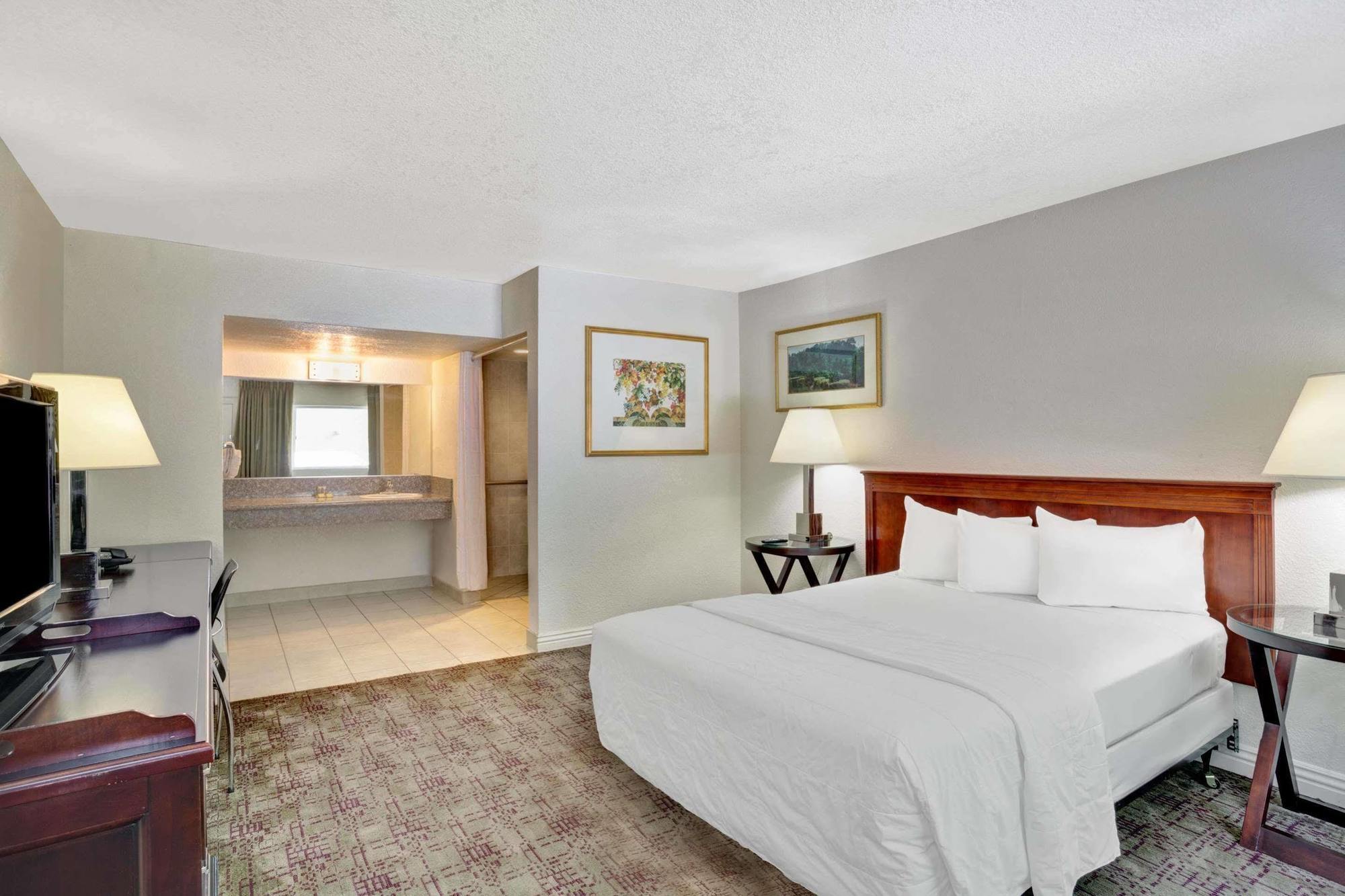 Super 8 By Wyndham Las Vegas North Strip/Fremont St. Area Экстерьер фото