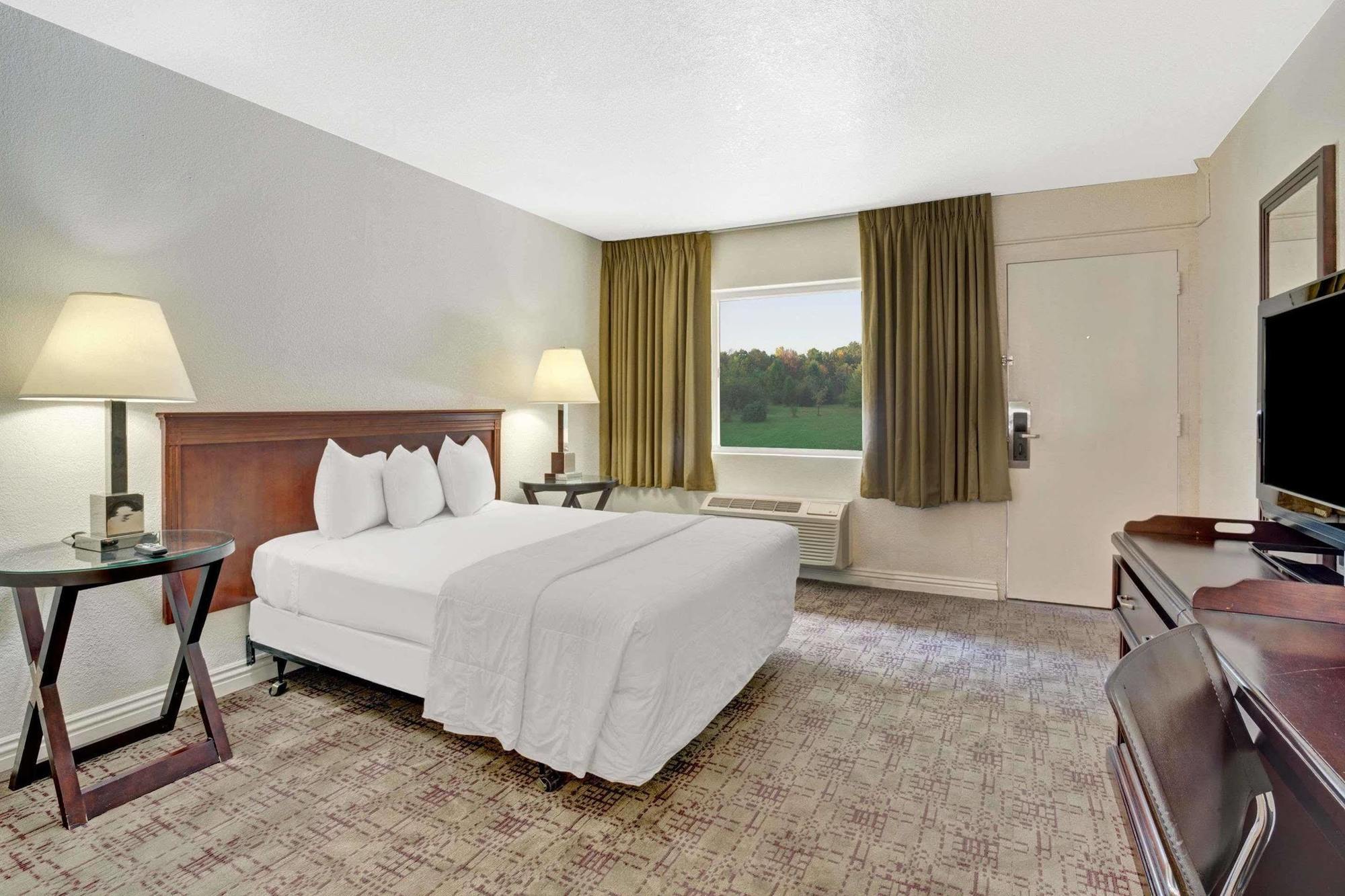 Super 8 By Wyndham Las Vegas North Strip/Fremont St. Area Экстерьер фото